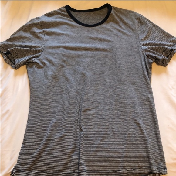 Lululemon L shirt - Picture 1 of 3